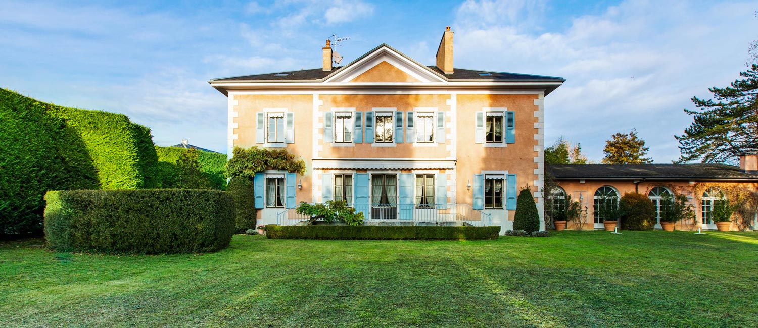 Home slide 3 light - BARNES Mont-Blanc - Immobilier de luxe, appartements et maisons de prestige