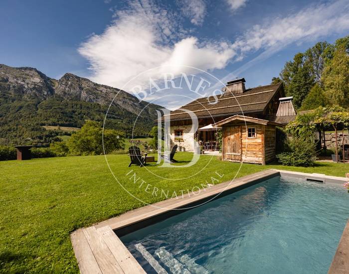 BARNES ARAVIS - THÔNES - MAGNIFIQUE PROPRIETE SUR 6 HA DE TERRAIN