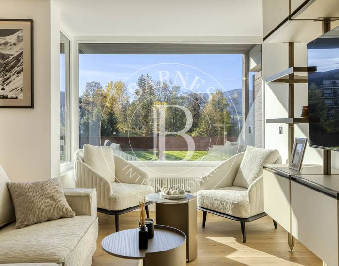PRESTIGIOUS 2 BEDROOMS APARTMENT IN MEGÈVE – PANORAMIC VIEWS AND PRIME LOCATION FACING THE SLOPES