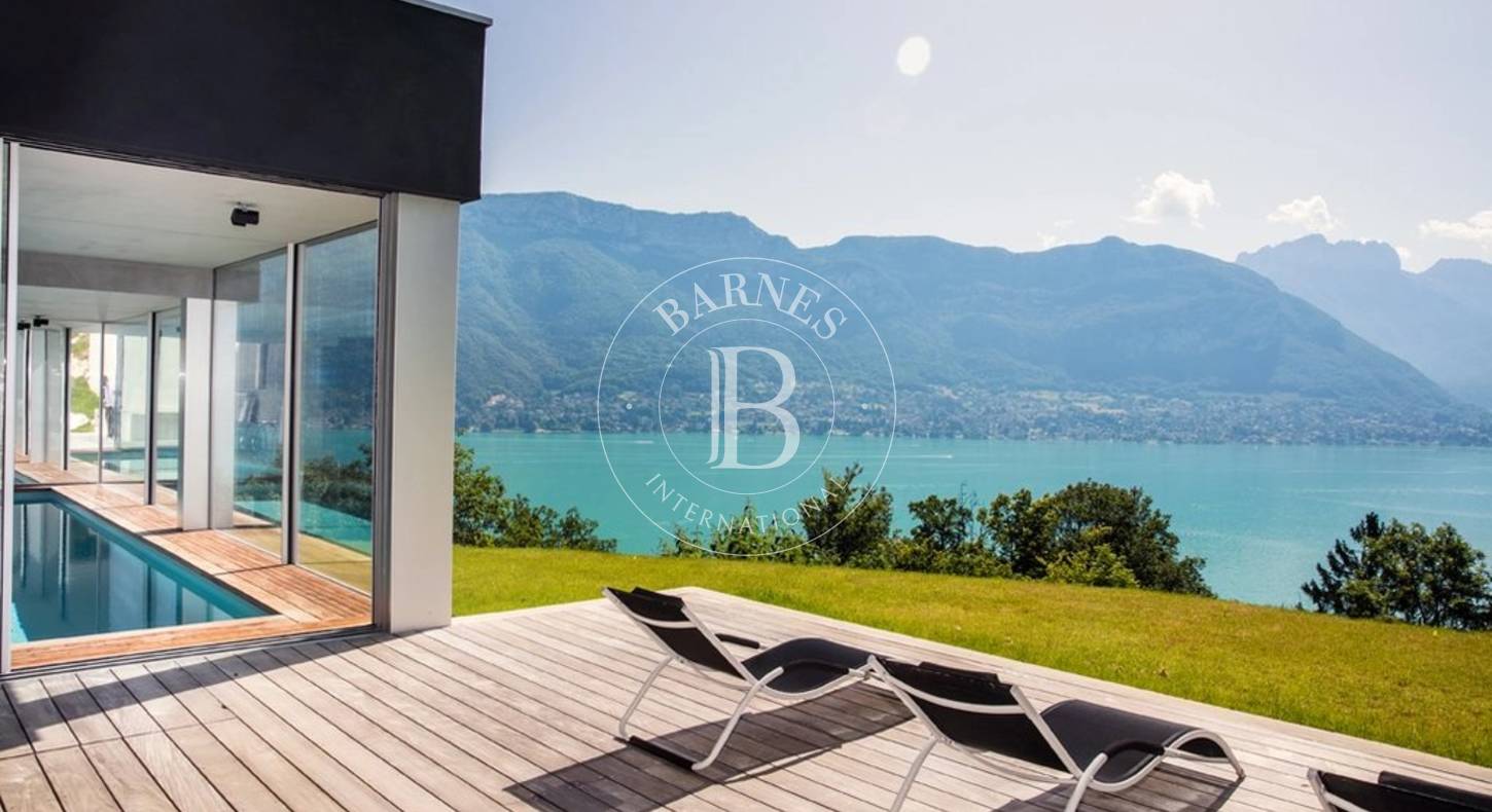 BARNES ANNECY : VILLA MODERNE VUE LAC