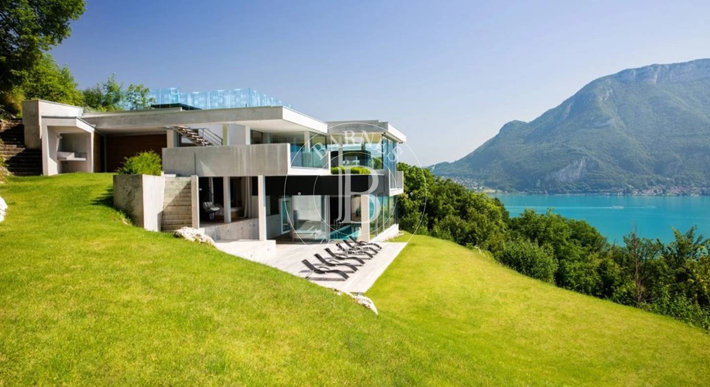 BARNES ANNECY : VILLA MODERNE VUE LAC
