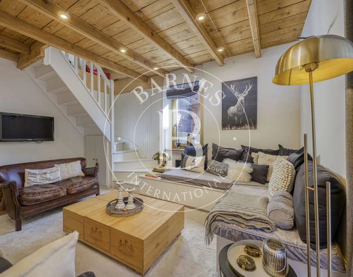 BARNES ARAVIS - LA CLUSAZ - RENOVATED T4 DUPLEX APARTMENT