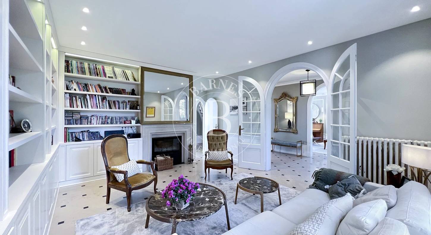 BARNES Pays de Gex – DIVONNE-LES-BAINS – PROPRIÉTÉ D’EXCEPTION – LUXE & HARMONIE