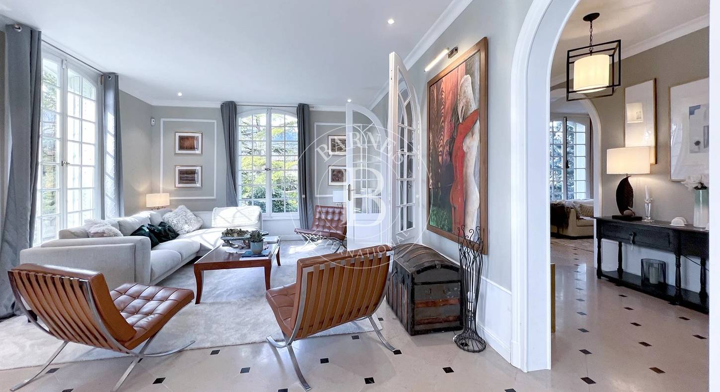 BARNES Pays de Gex – DIVONNE-LES-BAINS – PROPRIÉTÉ D’EXCEPTION – LUXE & HARMONIE