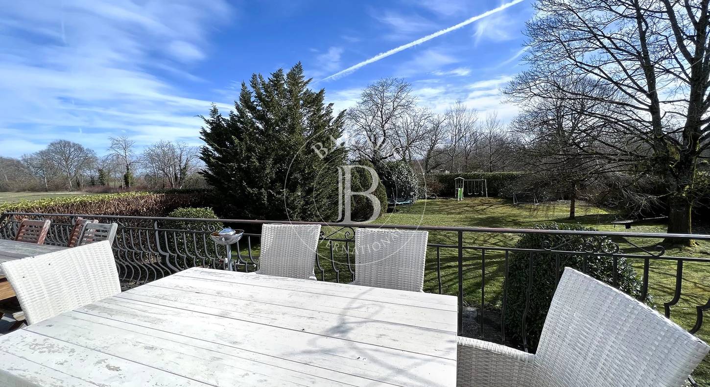 BARNES Pays de Gex – DIVONNE-LES-BAINS – PROPRIÉTÉ D’EXCEPTION – LUXE & HARMONIE