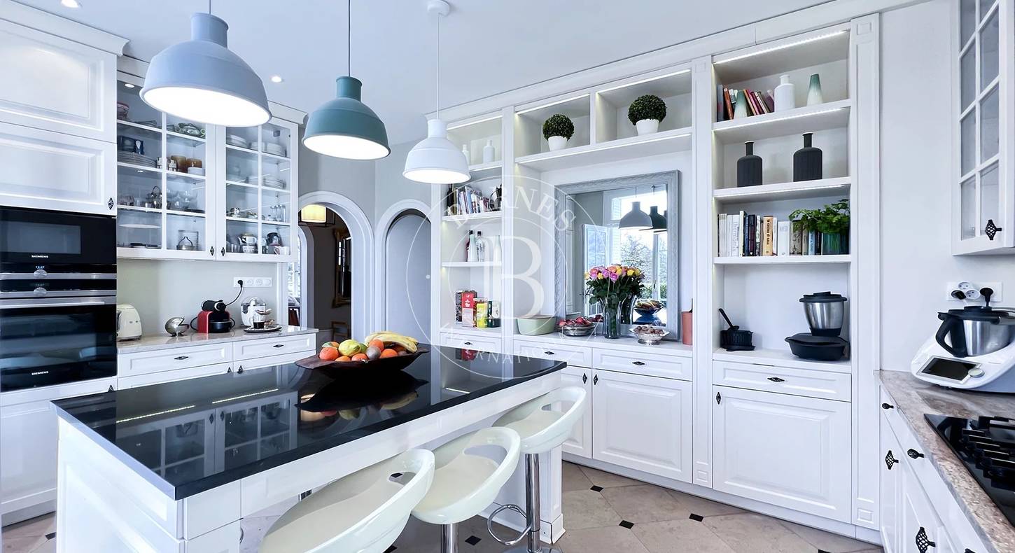 BARNES Pays de Gex – DIVONNE-LES-BAINS – PROPRIÉTÉ D’EXCEPTION – LUXE & HARMONIE