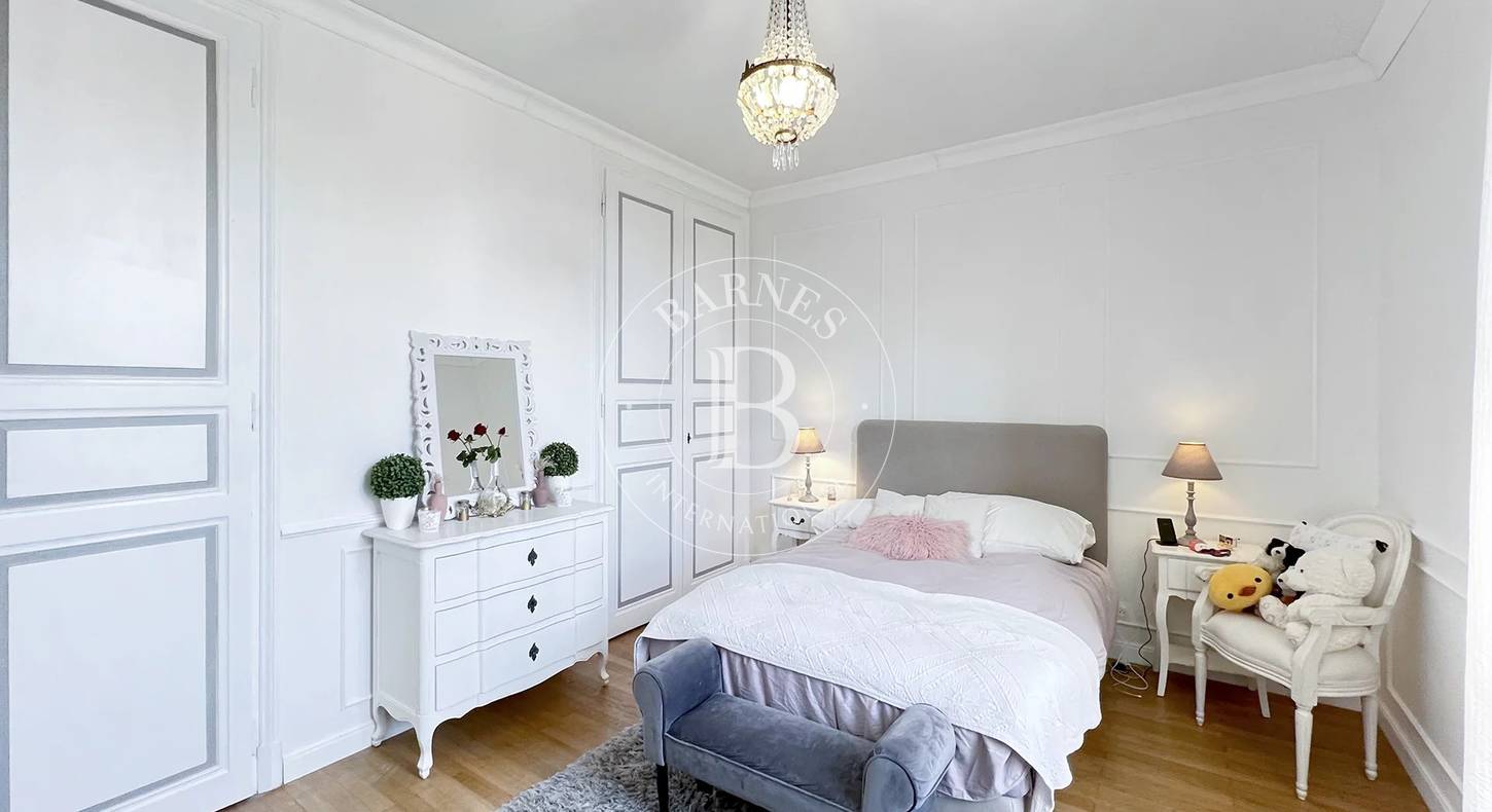 BARNES Pays de Gex – DIVONNE-LES-BAINS – PROPRIÉTÉ D’EXCEPTION – LUXE & HARMONIE