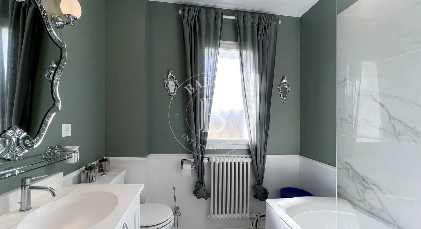 BARNES Pays de Gex – DIVONNE-LES-BAINS – PROPRIÉTÉ D’EXCEPTION – LUXE & HARMONIE