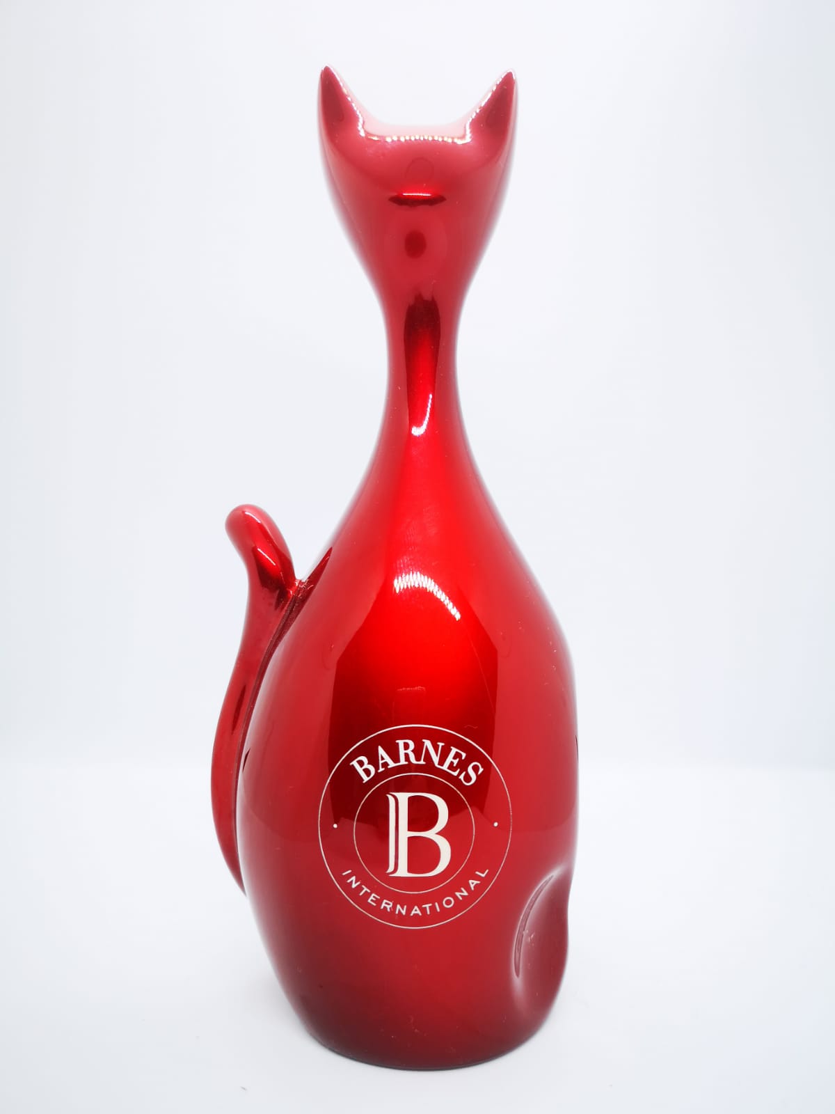 lelocat rouge BARNES International