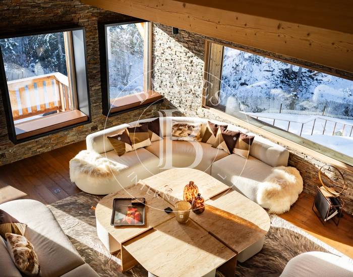 CHALET ASTON CREST